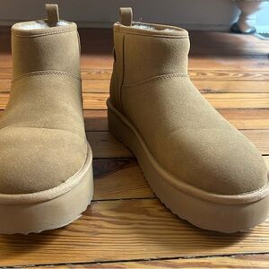 “UGG” style platform Suede Ankle Boots